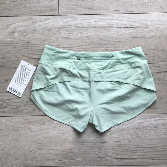 BNWT Lululemon Speed Up LR Short 2.5" Lined - Picture 2 of 4